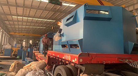 內蒙古客戶定制Q6918輥道拋丸機發(fā)貨現場