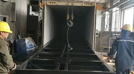 澳大利亞客戶定制噴砂房設備第二車發(fā)貨