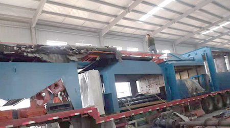 日照嵐山區(qū)客戶定制的Q6932鋼板型材拋丸機裝車發(fā)貨