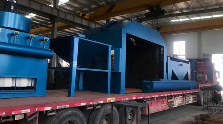 湖北荊門(mén)客戶定制的Q6932鋼板型材拋丸機(jī)裝車發(fā)貨